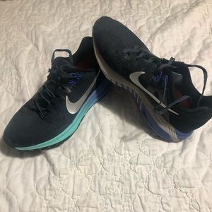 Nike Women’s zoom structure 21